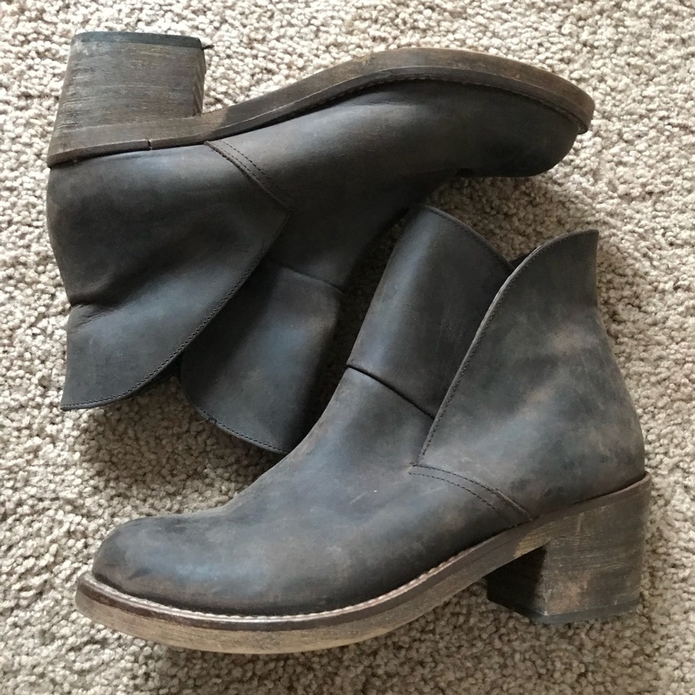 Free People Short Leather Booties 37